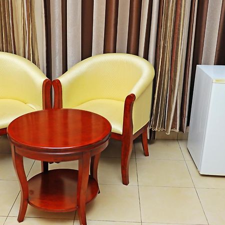 Dereva Hotel Rwamagana エクステリア 写真