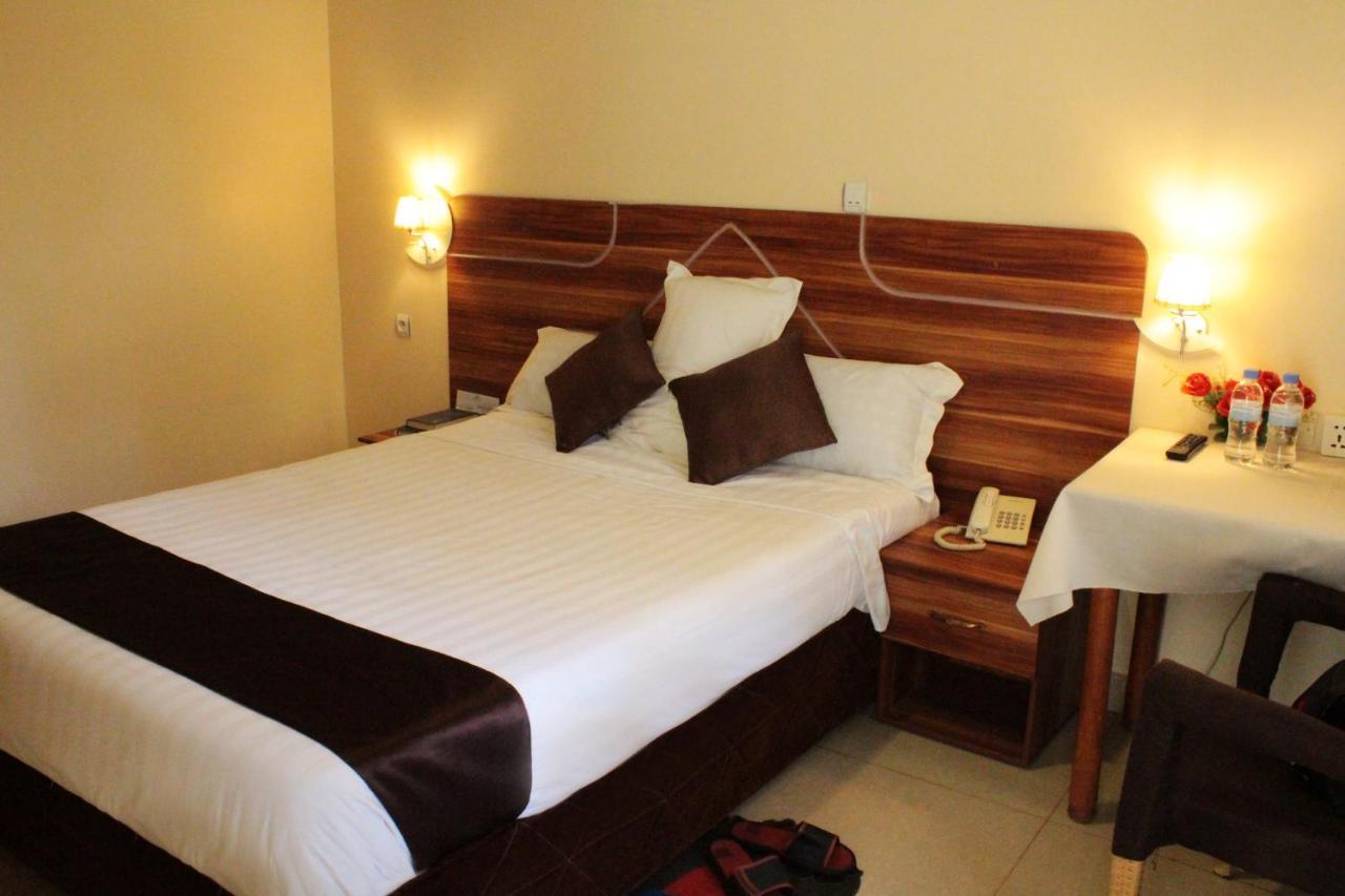 Dereva Hotel Rwamagana エクステリア 写真