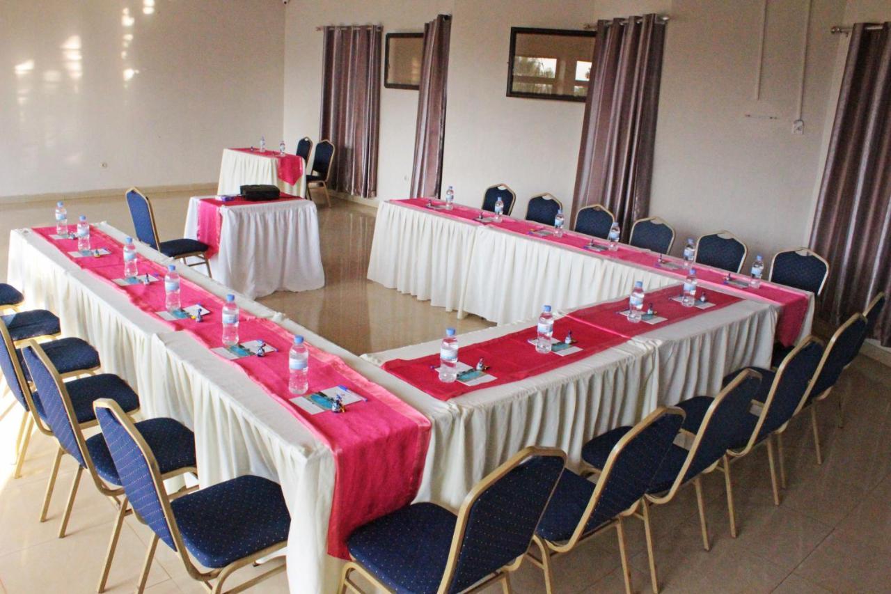 Dereva Hotel Rwamagana エクステリア 写真