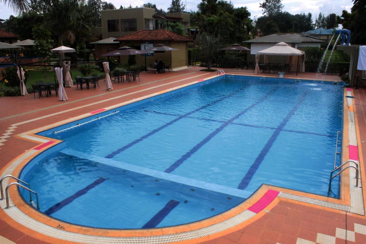 Dereva Hotel Rwamagana エクステリア 写真