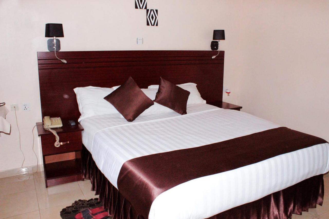 Dereva Hotel Rwamagana エクステリア 写真