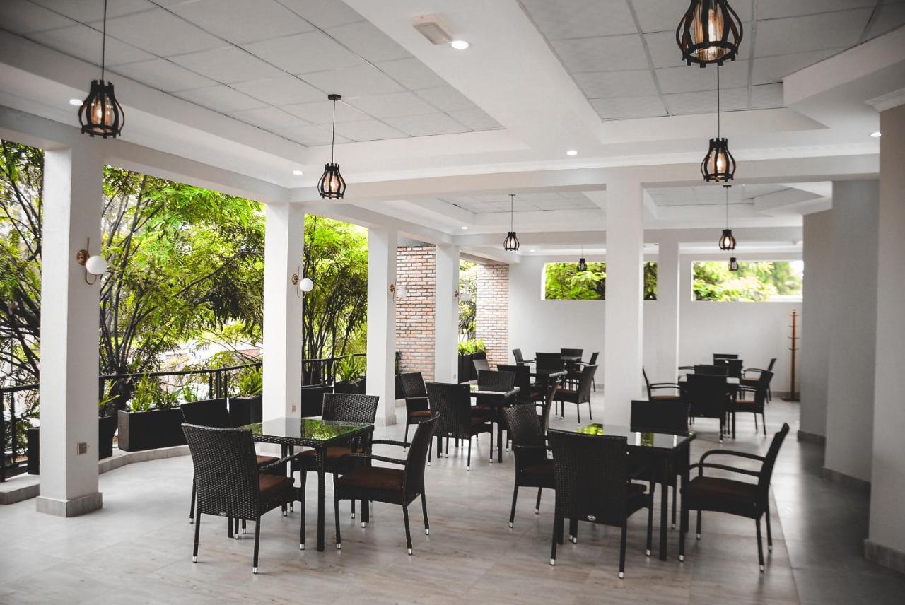 Dereva Hotel Rwamagana エクステリア 写真