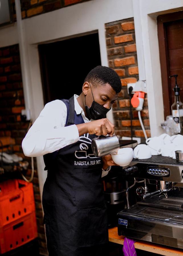 Dereva Hotel Rwamagana エクステリア 写真