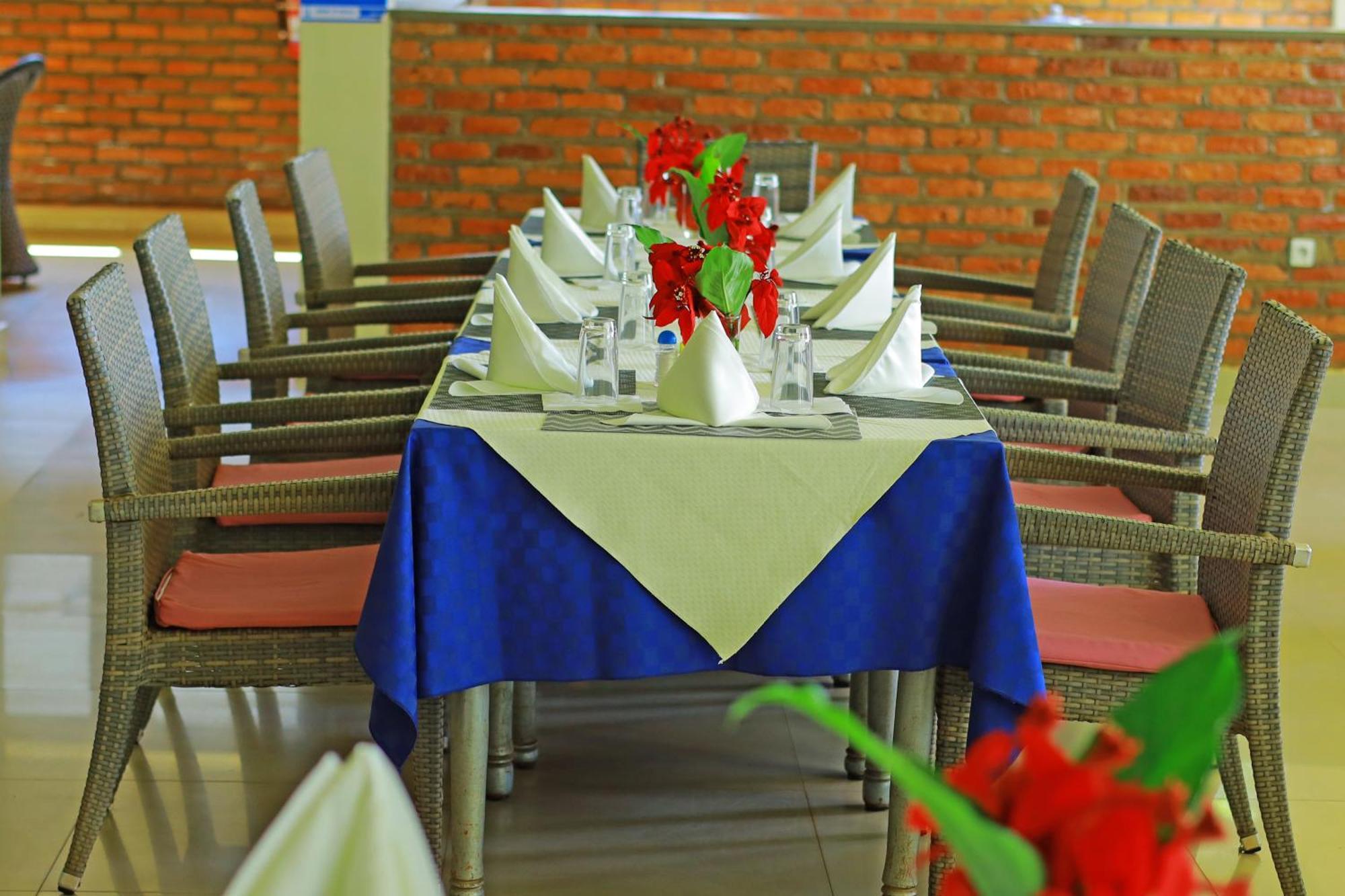 Dereva Hotel Rwamagana エクステリア 写真